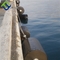 Плавая морские обвайзеры Ева дока шлюпки пенятся заполненные томбуи обвайзера